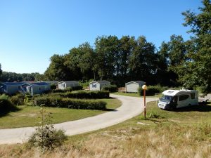 location mobile home camping-avec-emplacements-tente-caravane-camping-car-laon-aisne